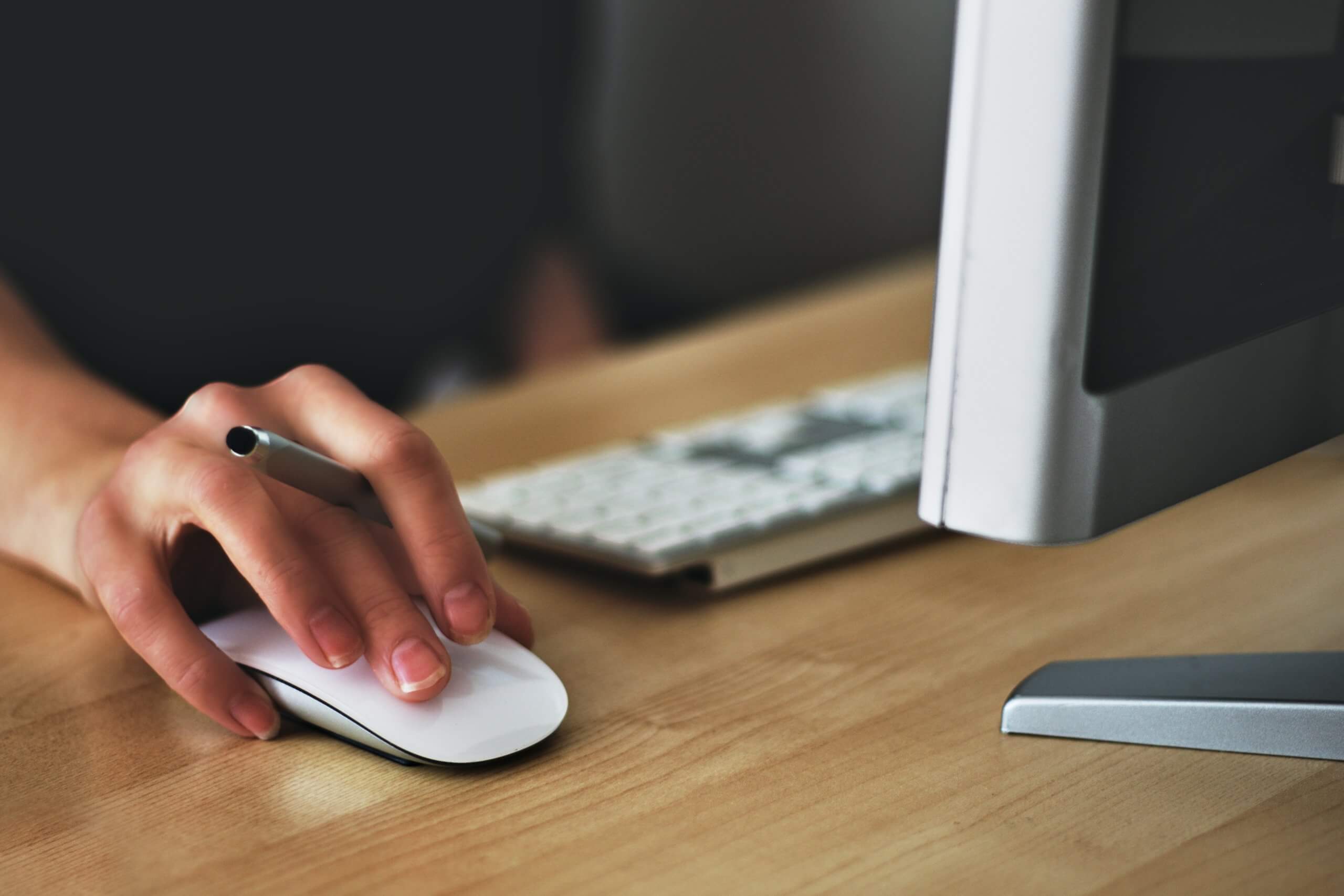 Use a Secondary Request Generator to Effectively Simulate Application Behaviour regarding Static Resources
