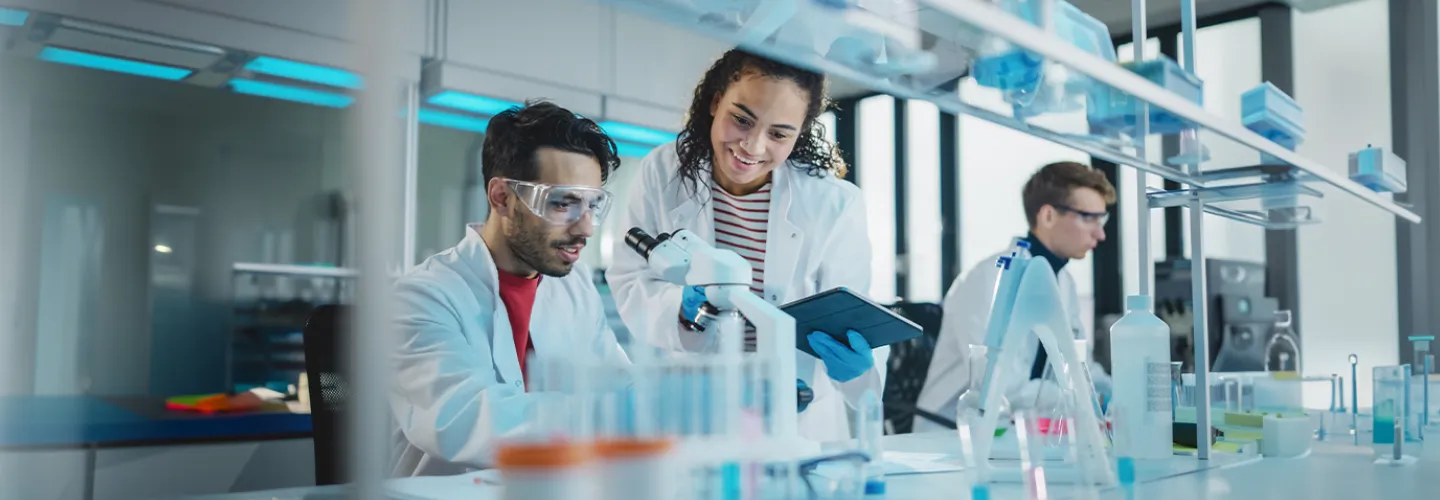 Banner showcasing pharmaceutical lab with lab expert 